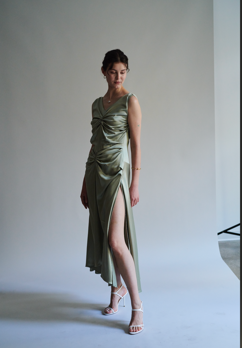 ophelia dress green The OPHELIA DRESS in emerald is still on sale! This colourway won't be coming back, so if you've had your eye on this beautiful shade of green, don't hesitate! #blackwoodcastle #gothicfashion #gothicaesthetic
